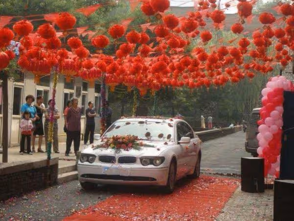 創業成功我提離婚,如今去前妻家陪兒子過生日,兒子:你不是我爸