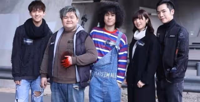 期待!香港知名老戲骨攜兒子拍《臨時械劫》,曾因酷似韓星引熱議