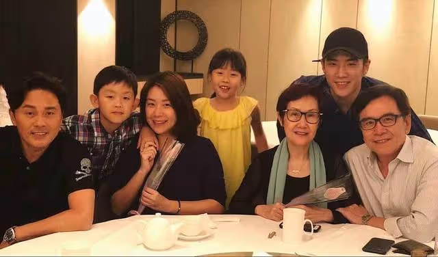 期待!香港知名老戲骨攜兒子拍《臨時械劫》,曾因酷似韓星引熱議