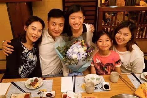 視後楊茜堯秘密誕二胎!楊卓娜透露其將快出院,大曝寶寶像爺爺