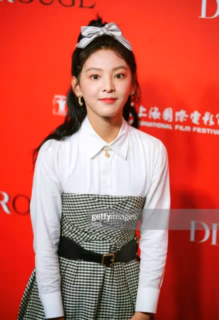 不修圖的女明星長啥樣？娜扎高圓圓生圖顏霸，她卻直接被秒