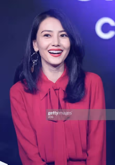 不修圖的女明星長啥樣？娜扎高圓圓生圖顏霸，她卻直接被秒