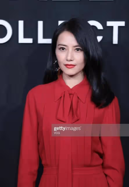 不修圖的女明星長啥樣？娜扎高圓圓生圖顏霸，她卻直接被秒