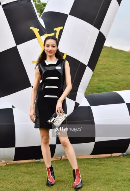 不修圖的女明星長啥樣?娜扎高圓圓生圖顏霸,她卻直接被秒