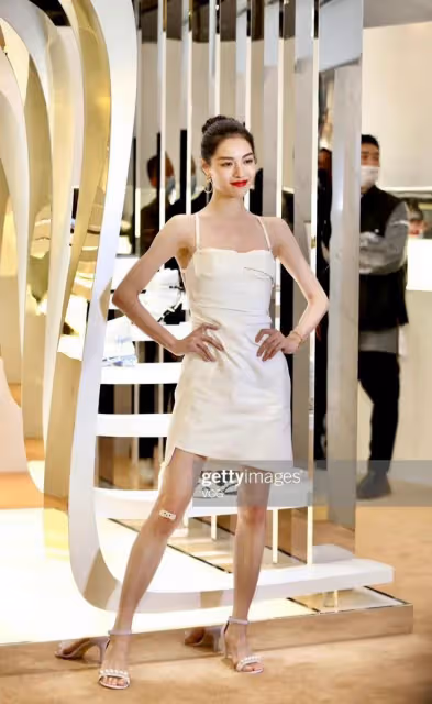 不修圖的女明星長啥樣?娜扎高圓圓生圖顏霸,她卻直接被秒