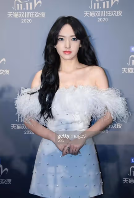 不修圖的女明星長啥樣?娜扎高圓圓生圖顏霸,她卻直接被秒