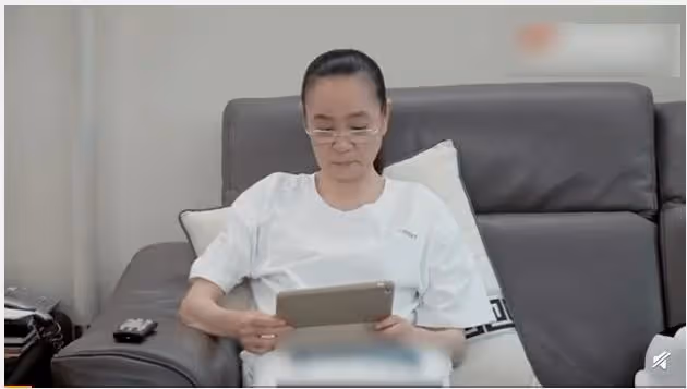 劉雪華:喪夫無子獨居10年,24小時開著電視,害怕摔跤沒人知道