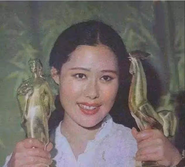 再見了,斯琴高娃!