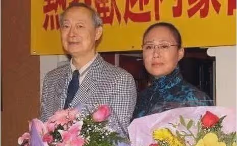 再見了,斯琴高娃!