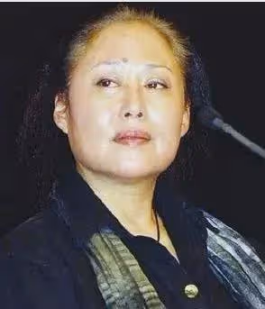 再見了,斯琴高娃!