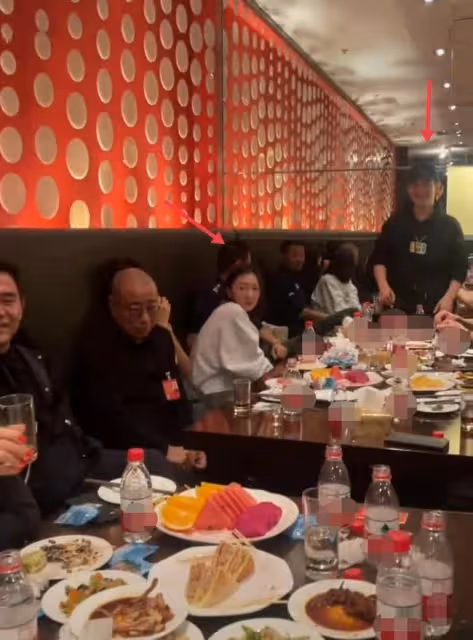文代會眾星聚會:陳道明吳剛熱聊,杜江喝到臉紅,齊唱祝願祖國好