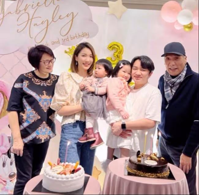 王祖藍倆女兒慶生,兩女兒各有特色,你更pick誰?