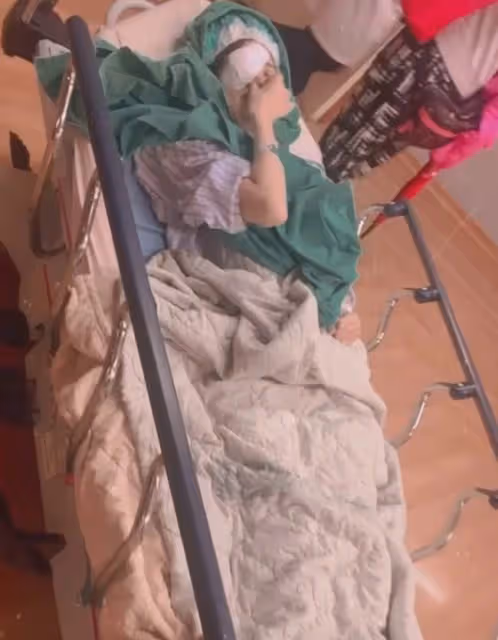 32歲女星右眼幾乎失明,等待5個月盼來移植手術,稱很感激捐贈者