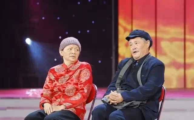 比巴圖大7歲,煙不離手,宋丹丹說白給都不要,這是她看不上兒媳的原因嗎?