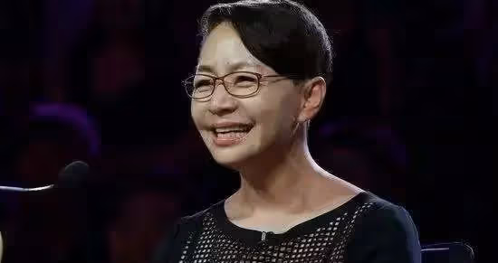 比巴圖大7歲,煙不離手,宋丹丹說白給都不要,這是她看不上兒媳的原因嗎?