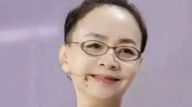 比巴圖大7歲,煙不離手,宋丹丹說白給都不要,這是她看不上兒媳的原因嗎?