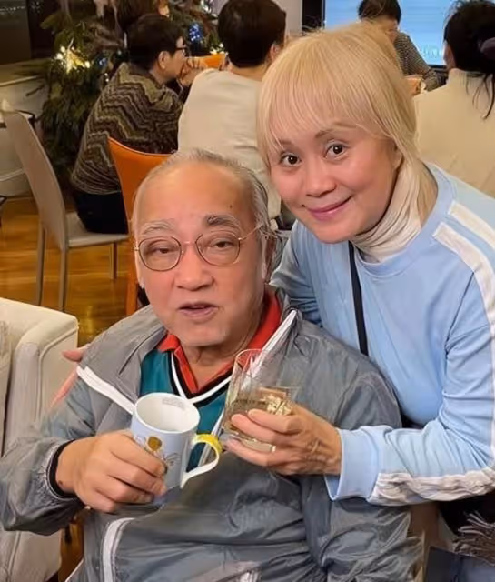 香港演藝圈老戲骨聚會，有人做完開顱手術，有人獲周潤發親自按摩