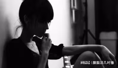 離婚一年後我生病錯打前夫電話,半小時後有人敲門,讓我泣不成聲