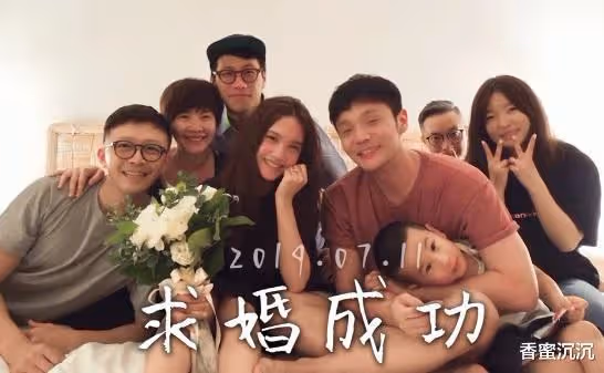 12月20日，韓國歌手金恩聖官宣求婚張檬成功，娛樂圈明星求婚誰最浪漫？