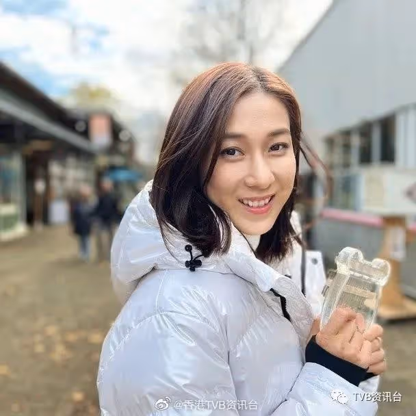 鍾嘉欣曬樂譜玩自彈自唱！李克勤為仔仔推內地Job回香港