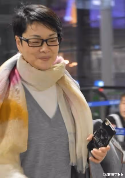 毛阿敏:丈夫突然離世留下260億遺產和未成年兒女,她該何去何從