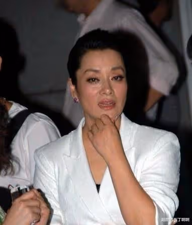 毛阿敏:丈夫突然離世留下260億遺產和未成年兒女,她該何去何從