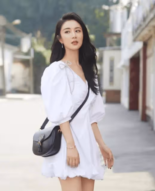 薇婭老公董海峰:擁有220億財富,是林依輪,海青的老闆