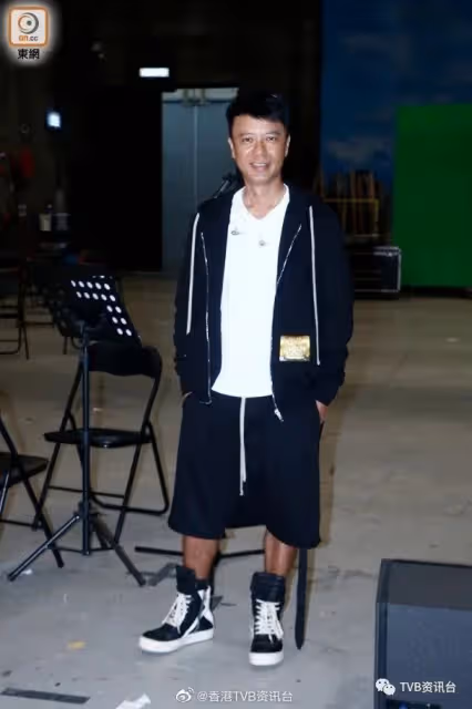 鍾嘉欣曬樂譜玩自彈自唱！李克勤為仔仔推內地Job回香港