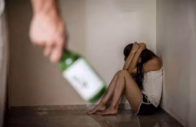我嫁給了穿著白襯衫的惡魔，結婚後，我成了他可以隨時踐踏的沙袋