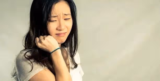 我嫁給了穿著白襯衫的惡魔,結婚後,我成了他可以隨時踐踏的沙袋
