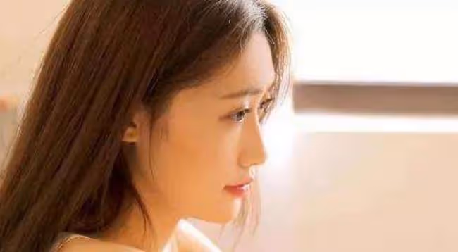 哥們是個不近女色的男人,飯局上我裝醉,故意將酒醉的美女留給他