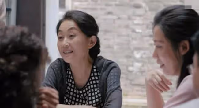 「老子明天就把你賣了」,爸爸重男輕女,因彩禮要我嫁不愛的男人