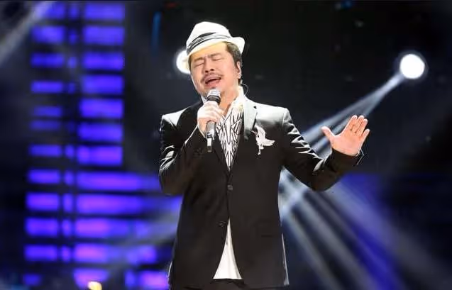 自以為很紅,硬要去鳥巢開演唱會,演出結束妻子哭著賣房填虧損