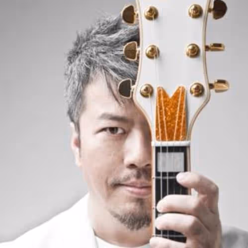 自以為很紅,硬要去鳥巢開演唱會,演出結束妻子哭著賣房填虧損