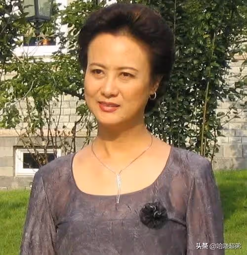 《女人不是月亮》演員現狀:兩位美人息影,三位老戲骨去世