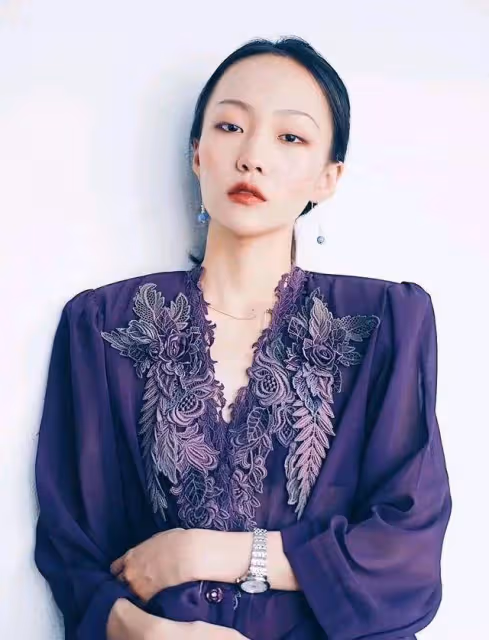 「千萬網紅」瘋產姐妹:因一顆桃意外爆火,真實身份引人猜測