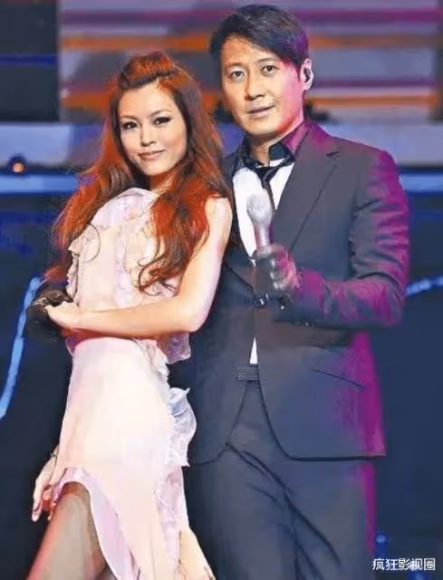 簽過天王、傍過2任富商、斗過摳圖女王，33歲的文詠珊終於翻身了