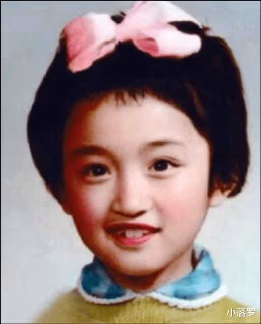 明星小時候照片:張國榮梅艷芳、成龍鄧麗君、謝霆鋒王菲、李小龍、郭德綱