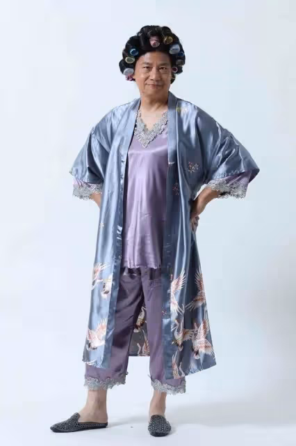 58歲TVB「陰謀情人」新劇反串女人,百變造型曝光,稱是一大挑戰