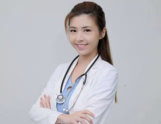 恭喜!TVB著名女星正式簽字結婚,丈夫年賺千萬家庭背景富貴
