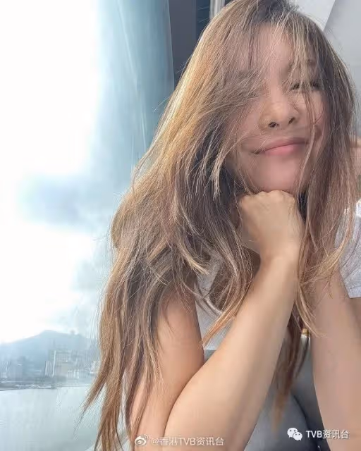 張曦雯海景酒店房玩居家Look！高海寧出招變面