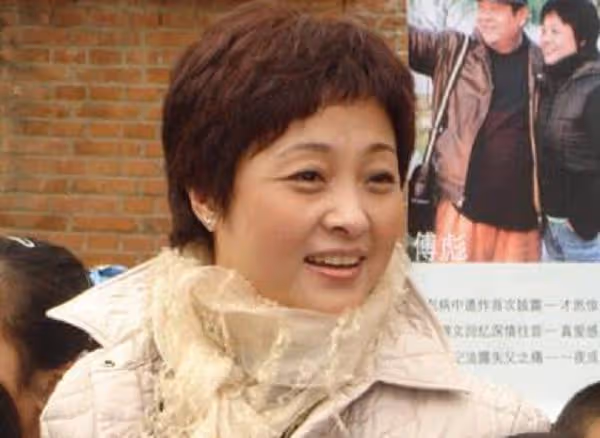 15年前,演員傅彪抽完生命中最後一支煙,給妻子打電話說:對不起