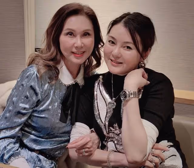 香港著名女星改名後罕見現身,打肉毒桿菌留下後遺症,蘋果肌搶鏡