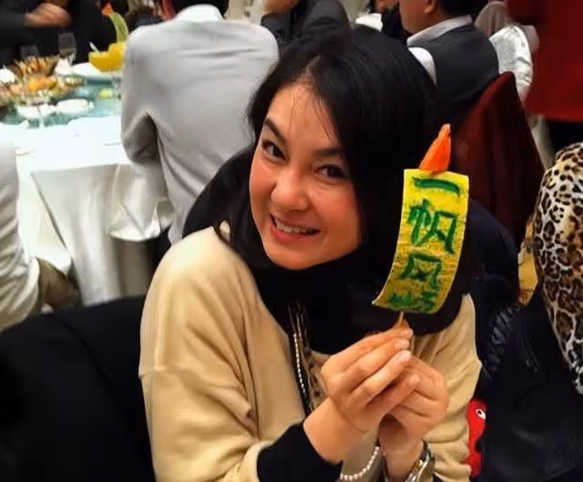 香港著名女星改名後罕見現身,打肉毒桿菌留下後遺症,蘋果肌搶鏡