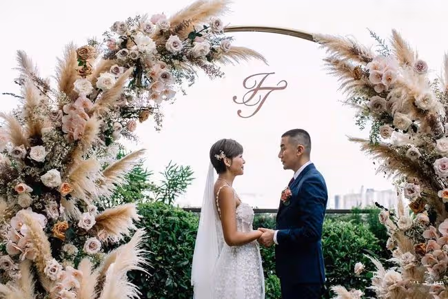 33歲女星結婚半年喜得千金!陣痛14小時不開指,催生藥無用險難產