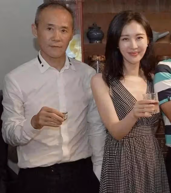 插足大30歲王石的婚姻,當小三攀上富豪的田朴珺憑啥揶揄李靚蕾?