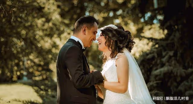 結婚前半年,婆婆拿首付陪同去買婚房,去趟洗手間後女子馬上悔婚