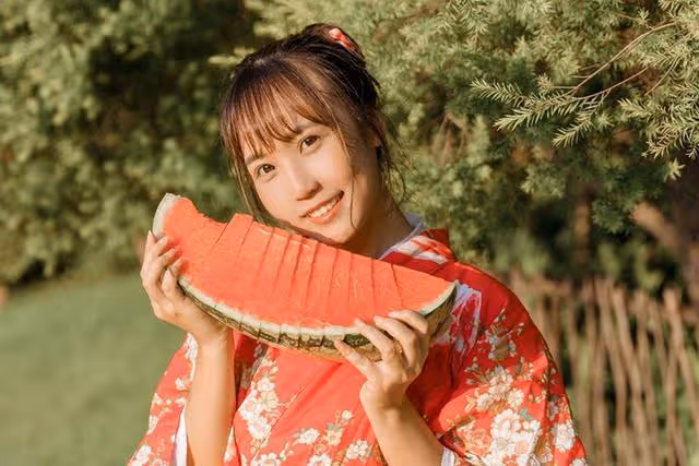與外甥共浴、出軌前男友,看這位曾經的早安少女如何「花式作死」
