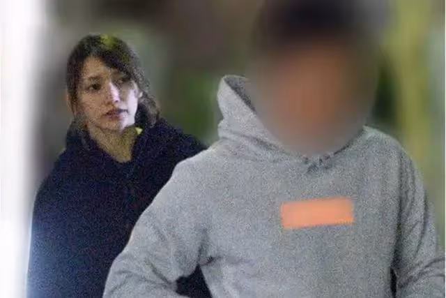 與外甥共浴、出軌前男友,看這位曾經的早安少女如何「花式作死」
