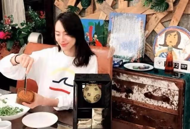 愜意！香港知名女星山中大宅曝光，曾為富商誕下三子獲五億分手費